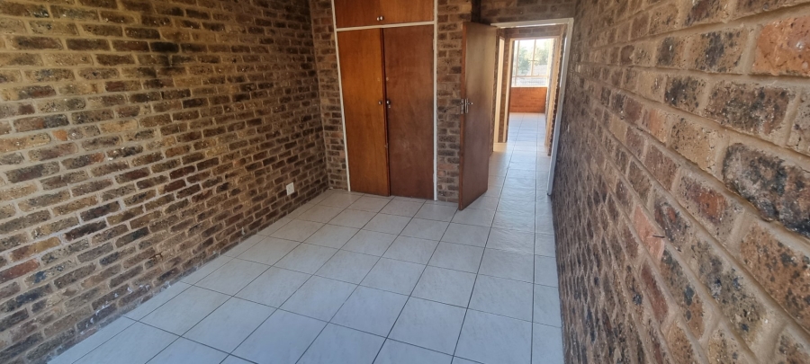 To Let 2 Bedroom Property for Rent in Daspoort Estate Gauteng