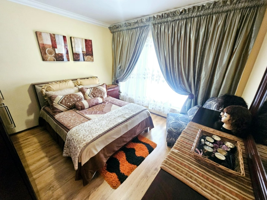 To Let 4 Bedroom Property for Rent in Monavoni Gauteng