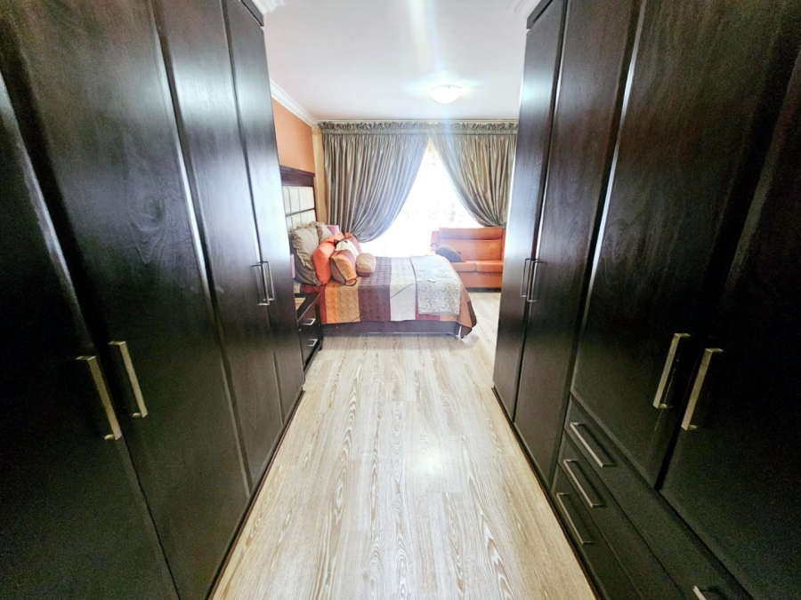 To Let 4 Bedroom Property for Rent in Monavoni Gauteng
