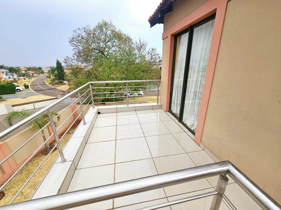 To Let 4 Bedroom Property for Rent in Monavoni Gauteng
