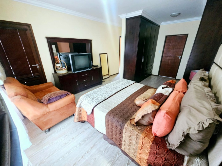 To Let 4 Bedroom Property for Rent in Monavoni Gauteng