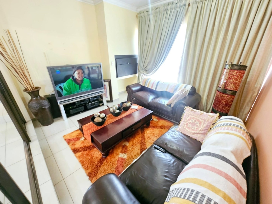 To Let 4 Bedroom Property for Rent in Monavoni Gauteng