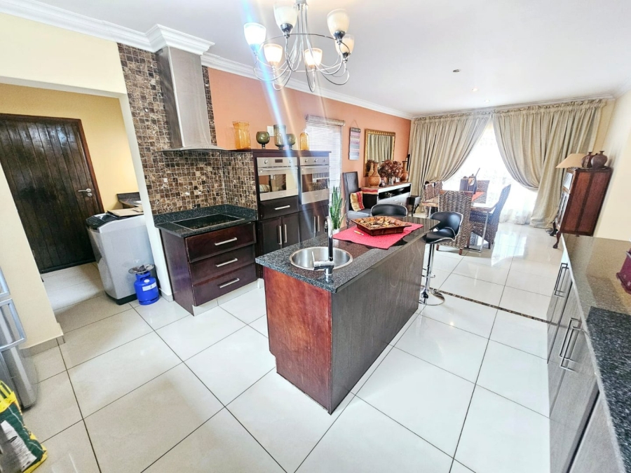 To Let 4 Bedroom Property for Rent in Monavoni Gauteng