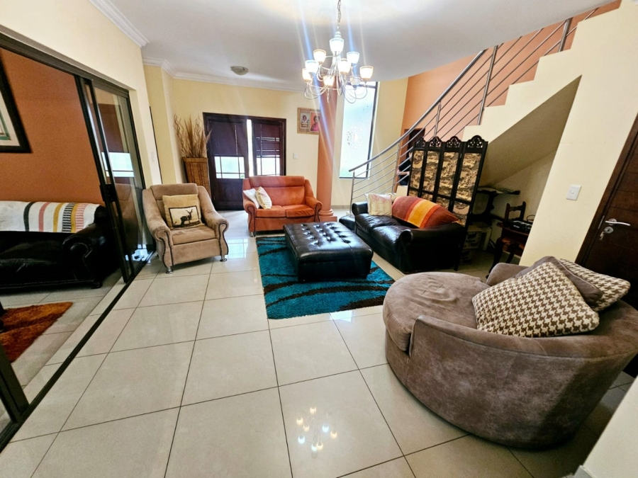To Let 4 Bedroom Property for Rent in Monavoni Gauteng