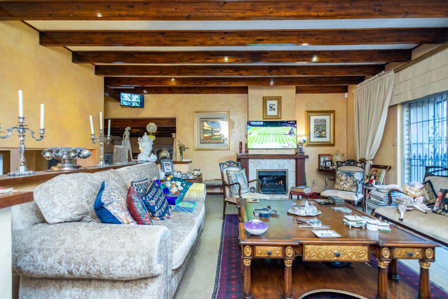 4 Bedroom Property for Sale in Northcliff Gauteng