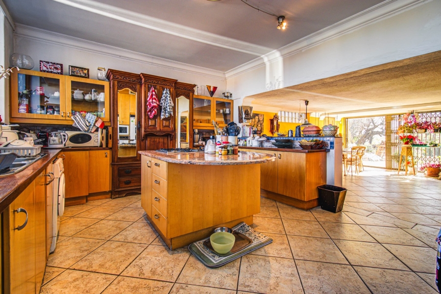 6 Bedroom Property for Sale in Bedfordview Gauteng