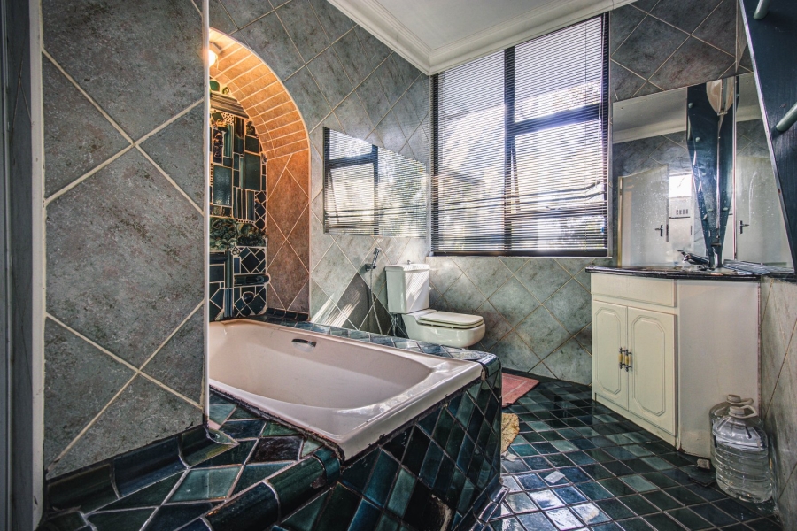 6 Bedroom Property for Sale in Bedfordview Gauteng