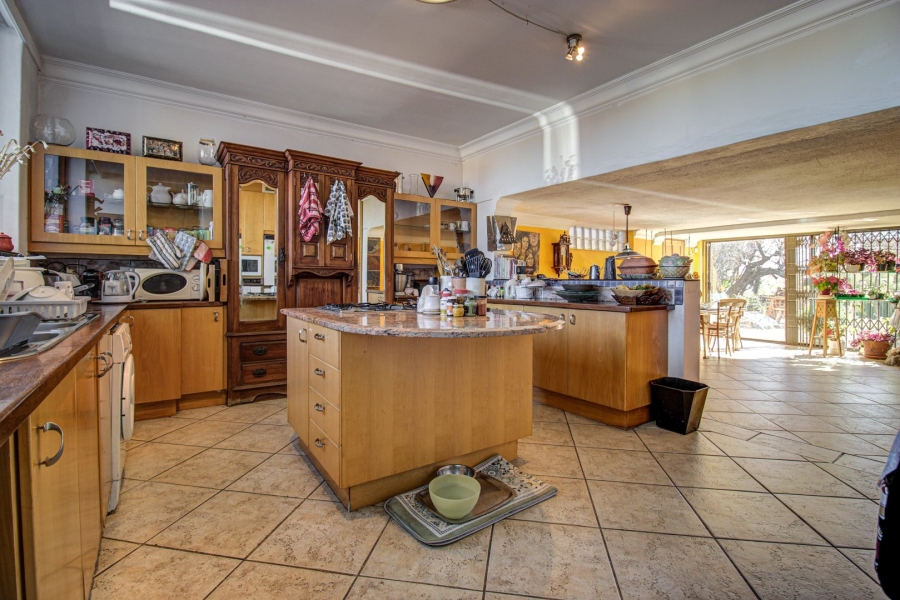 6 Bedroom Property for Sale in Bedfordview Gauteng