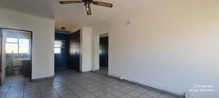 To Let 5 Bedroom Property for Rent in Elspark Gauteng