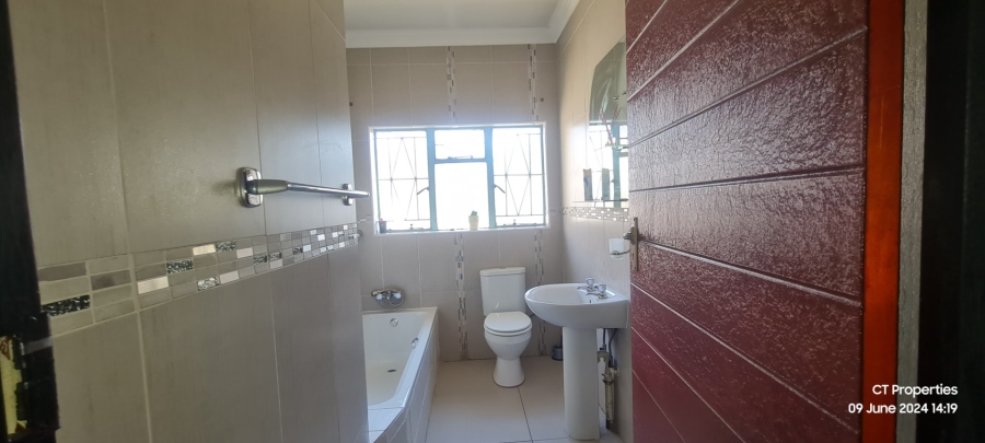 To Let 5 Bedroom Property for Rent in Elspark Gauteng