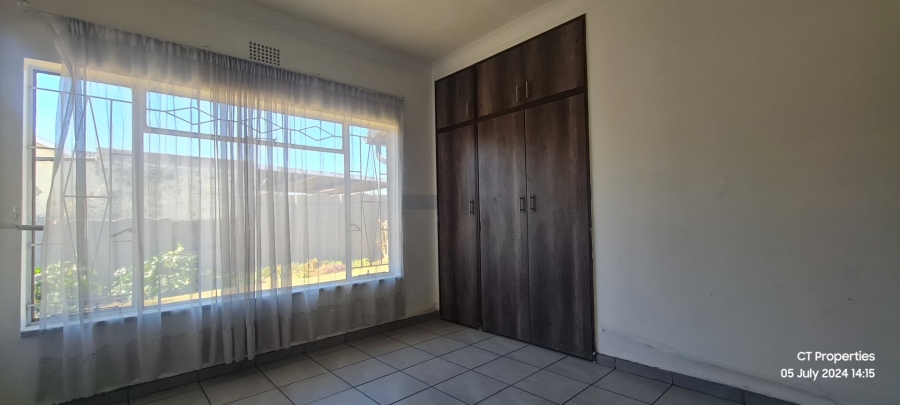To Let 5 Bedroom Property for Rent in Elspark Gauteng