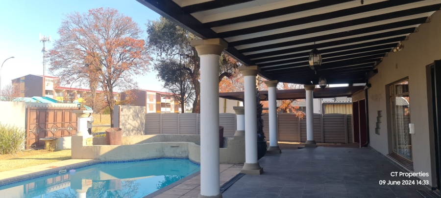 To Let 5 Bedroom Property for Rent in Elspark Gauteng