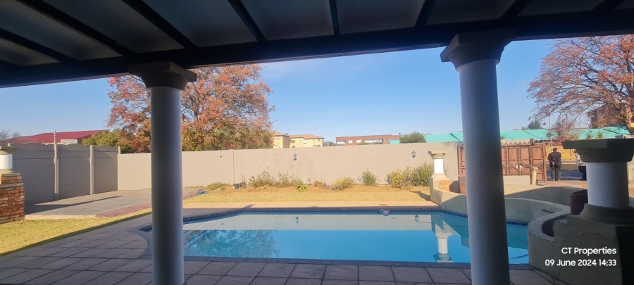 To Let 5 Bedroom Property for Rent in Elspark Gauteng