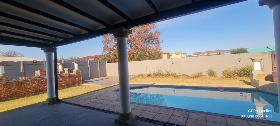 To Let 5 Bedroom Property for Rent in Elspark Gauteng