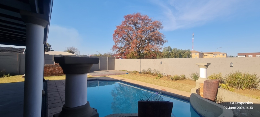 To Let 5 Bedroom Property for Rent in Elspark Gauteng