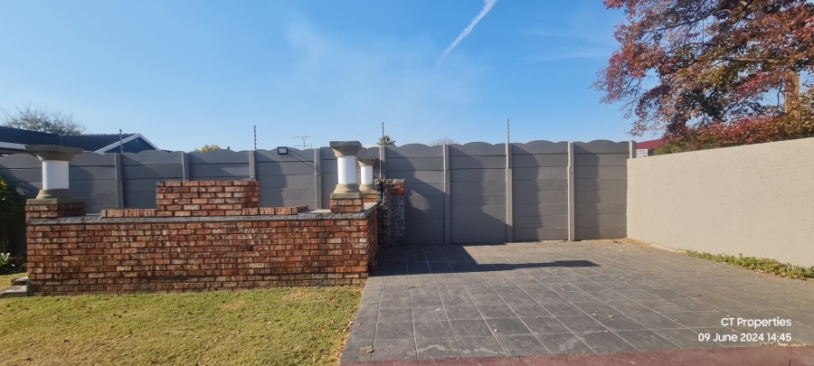 To Let 5 Bedroom Property for Rent in Elspark Gauteng