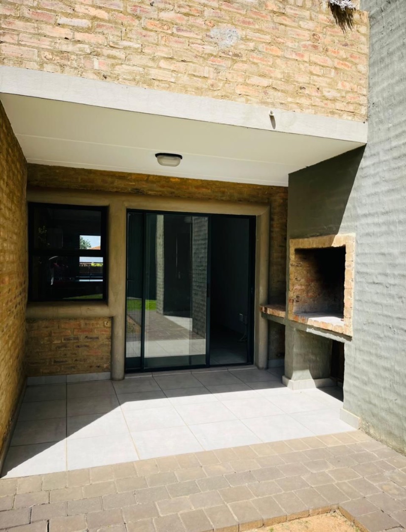 2 Bedroom Property for Sale in Pomona AH Gauteng