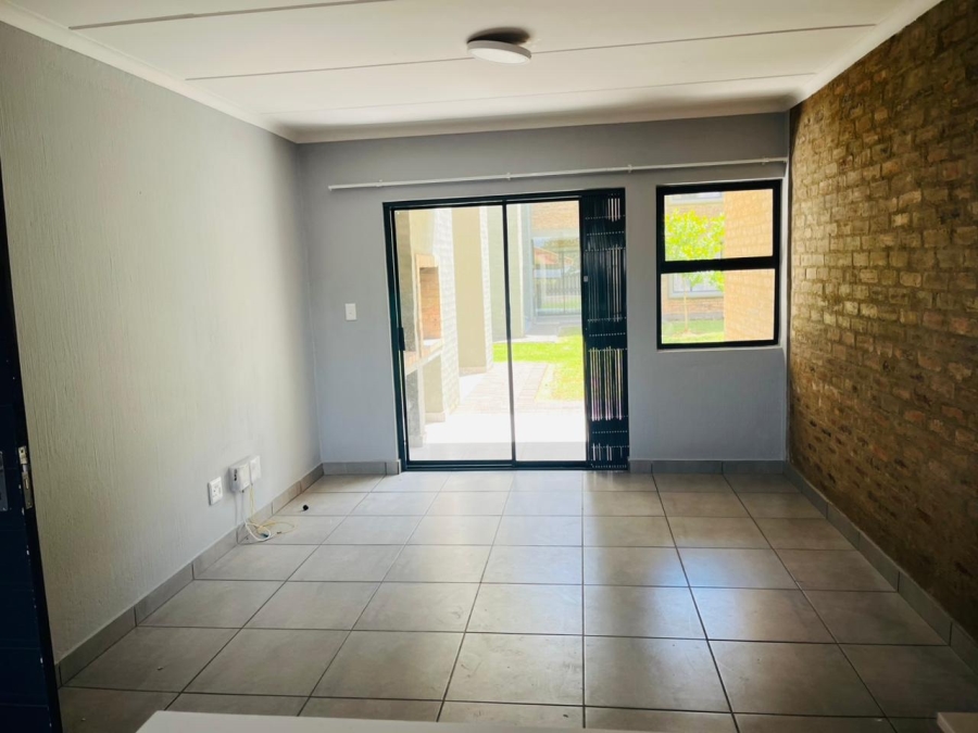 2 Bedroom Property for Sale in Pomona AH Gauteng