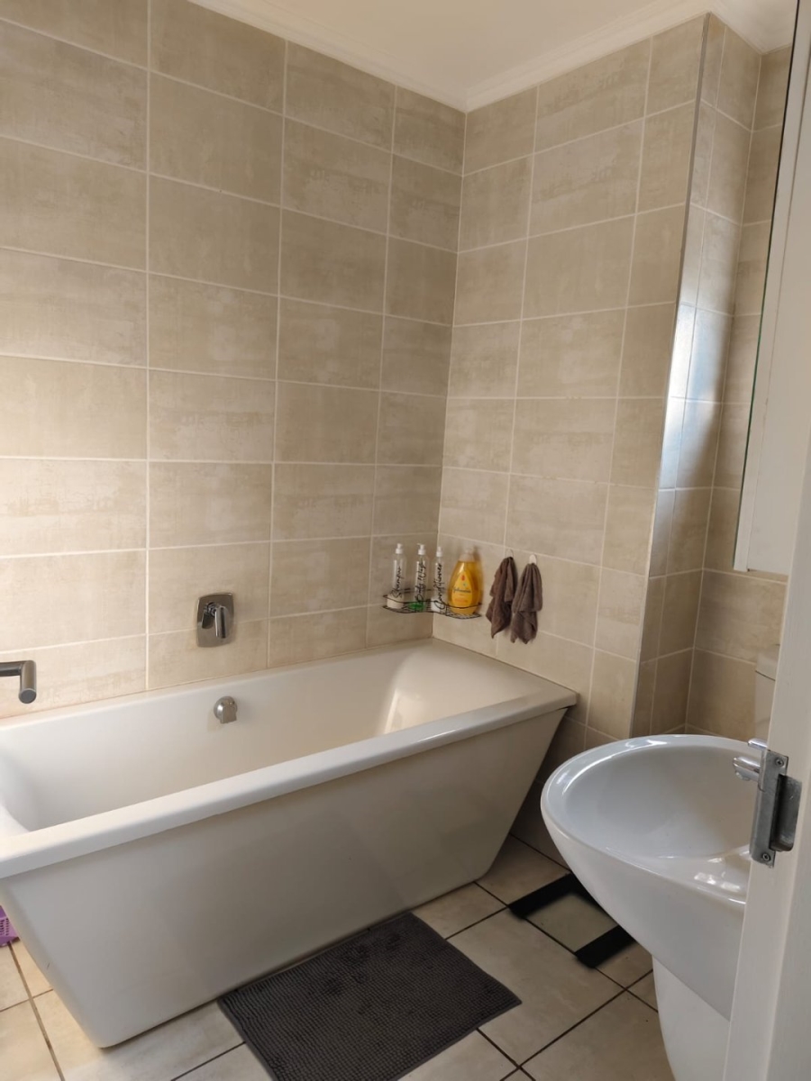 To Let 2 Bedroom Property for Rent in Witfield Gauteng