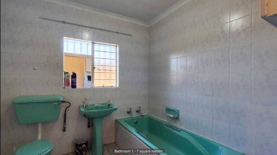 3 Bedroom Property for Sale in Birchleigh North Gauteng