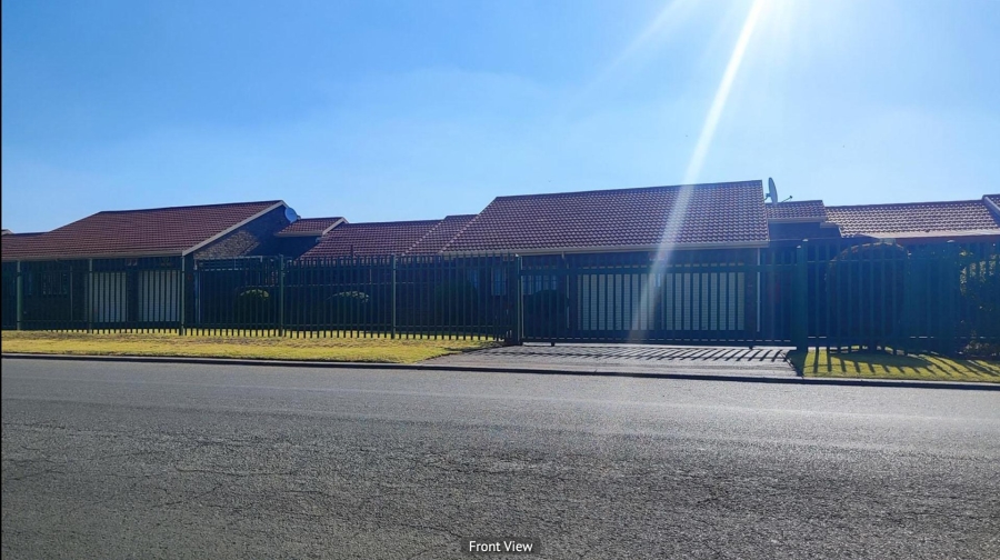 3 Bedroom Property for Sale in Birchleigh North Gauteng