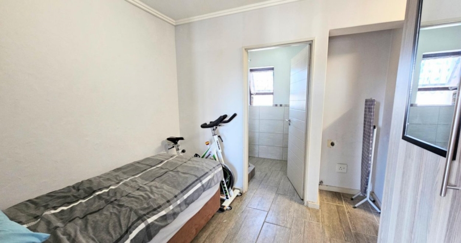 1 Bedroom Property for Sale in Sebenza Gauteng