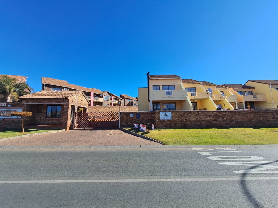2 Bedroom Property for Sale in Mondeor Gauteng