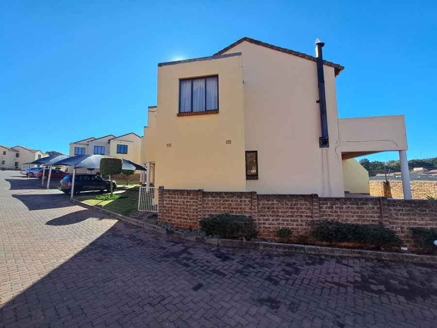 2 Bedroom Property for Sale in Mondeor Gauteng