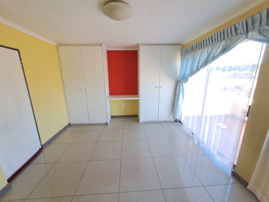 2 Bedroom Property for Sale in Mondeor Gauteng