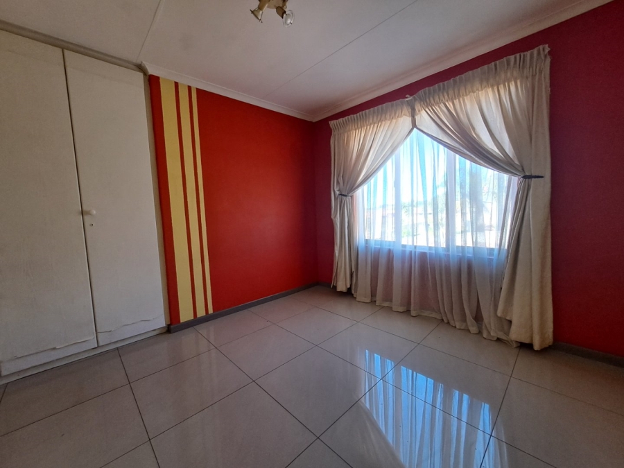 2 Bedroom Property for Sale in Mondeor Gauteng