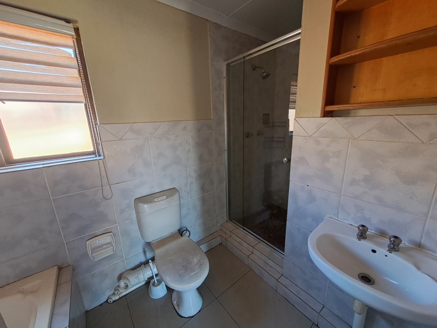 2 Bedroom Property for Sale in Mondeor Gauteng