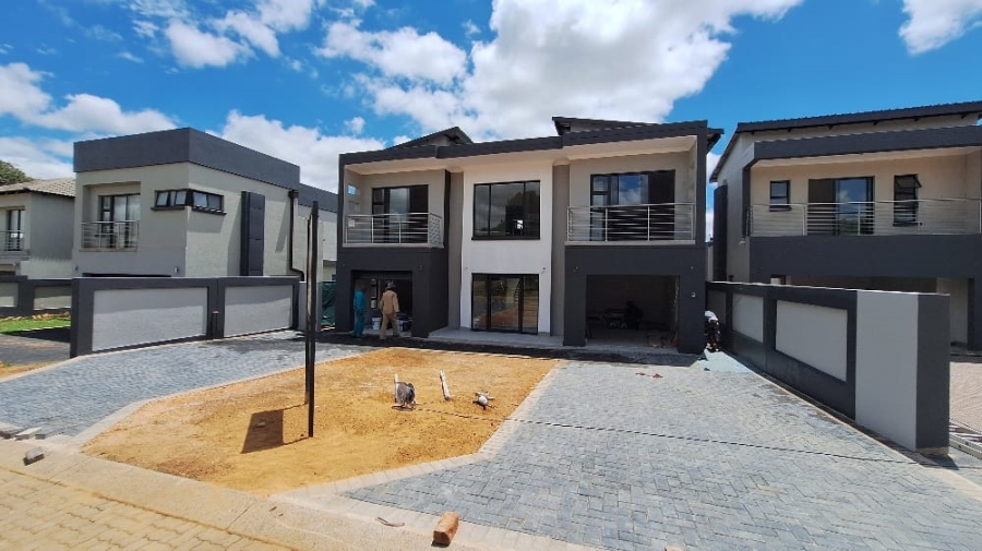 4 Bedroom Property for Sale in Roodepark Eco Estate Gauteng