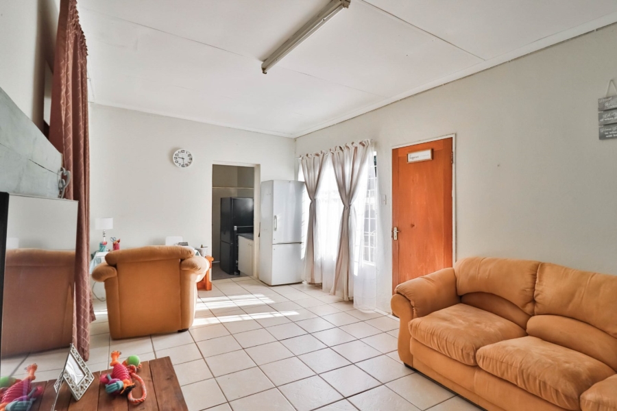 4 Bedroom Property for Sale in Hurlyvale Gauteng