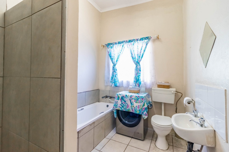 4 Bedroom Property for Sale in Hurlyvale Gauteng