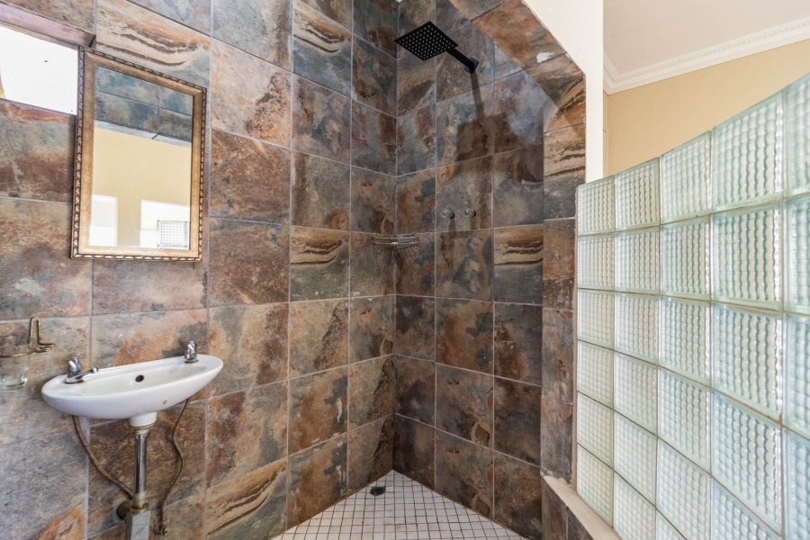4 Bedroom Property for Sale in Hurlyvale Gauteng