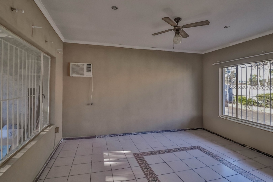 4 Bedroom Property for Sale in Hurlyvale Gauteng