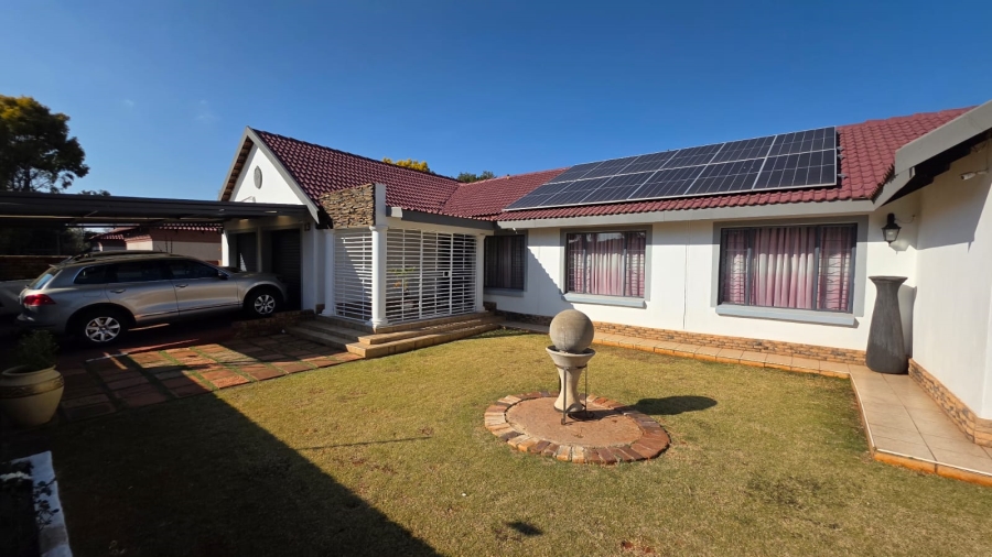 7 Bedroom Property for Sale in Doornpoort Gauteng