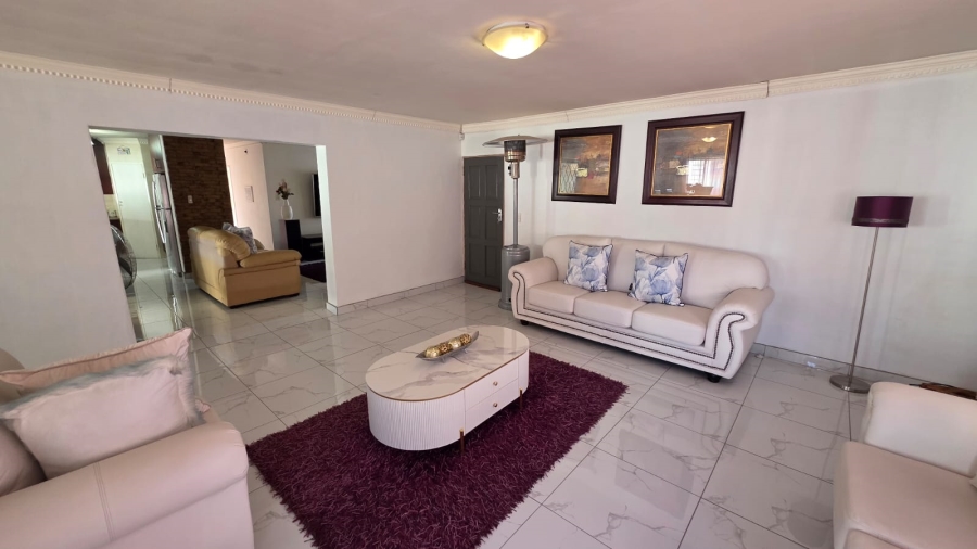 7 Bedroom Property for Sale in Doornpoort Gauteng