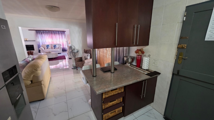 7 Bedroom Property for Sale in Doornpoort Gauteng