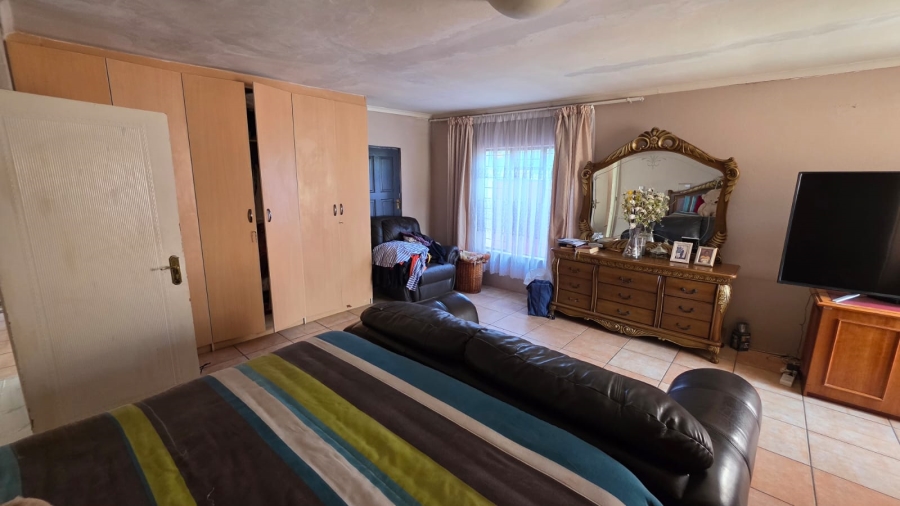 7 Bedroom Property for Sale in Doornpoort Gauteng