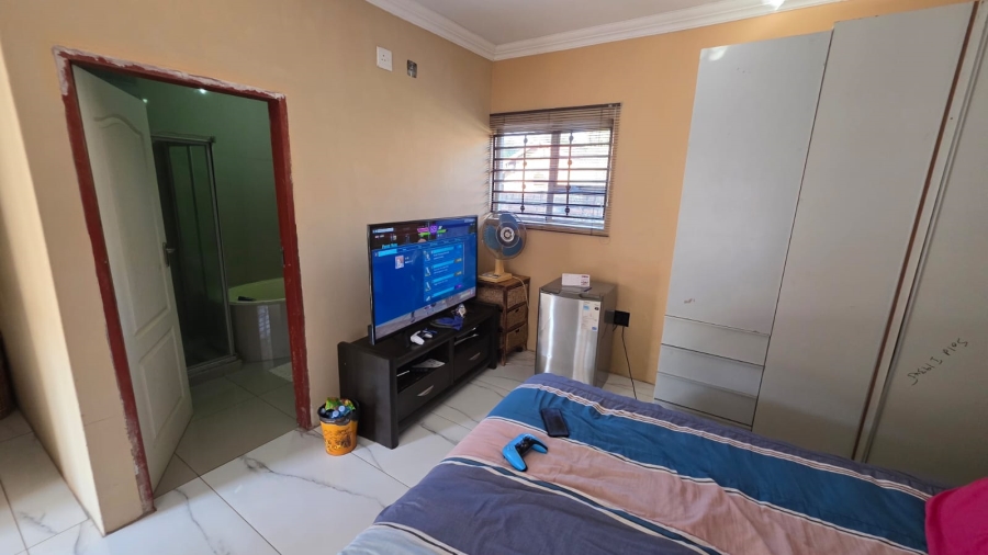 7 Bedroom Property for Sale in Doornpoort Gauteng
