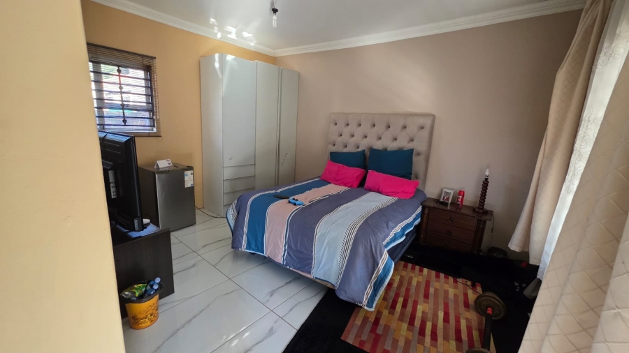 7 Bedroom Property for Sale in Doornpoort Gauteng