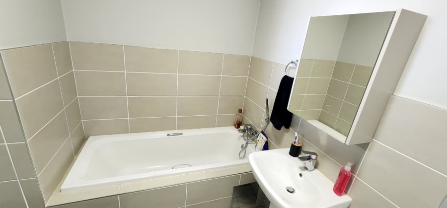  Bedroom Property for Sale in Rooihuiskraal North Gauteng