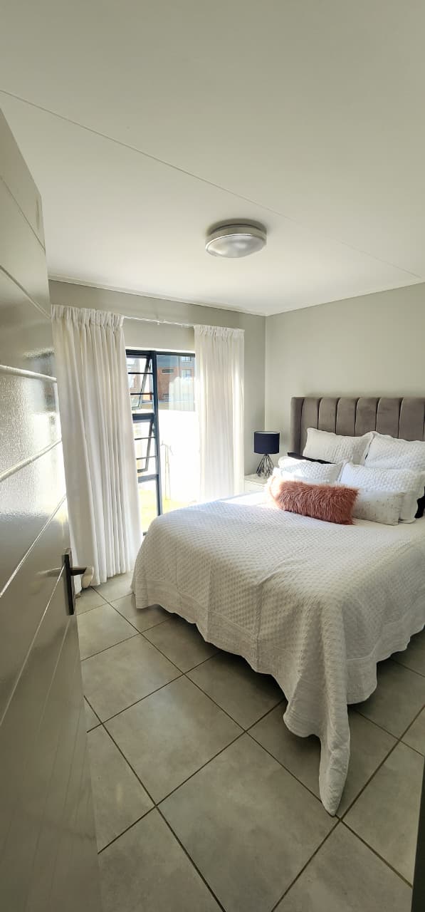 Bedroom Property for Sale in Rooihuiskraal North Gauteng
