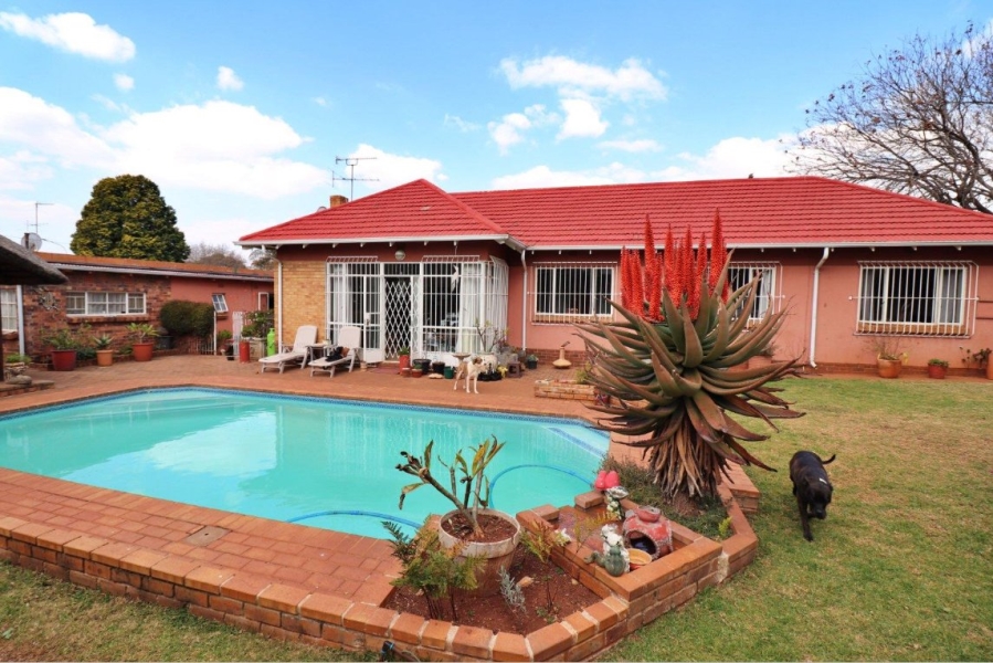 3 Bedroom Property for Sale in Edenvale Central Gauteng