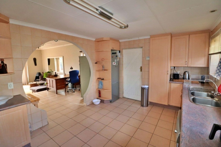 3 Bedroom Property for Sale in Edenvale Central Gauteng