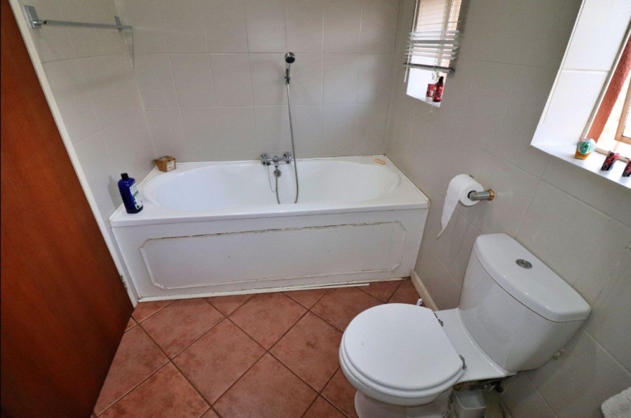 3 Bedroom Property for Sale in Edenvale Central Gauteng