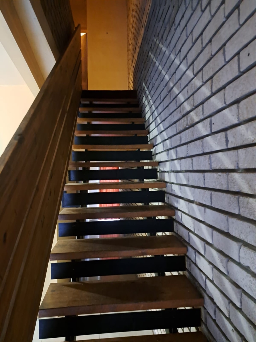 5 Bedroom Property for Sale in Pretoria Gauteng