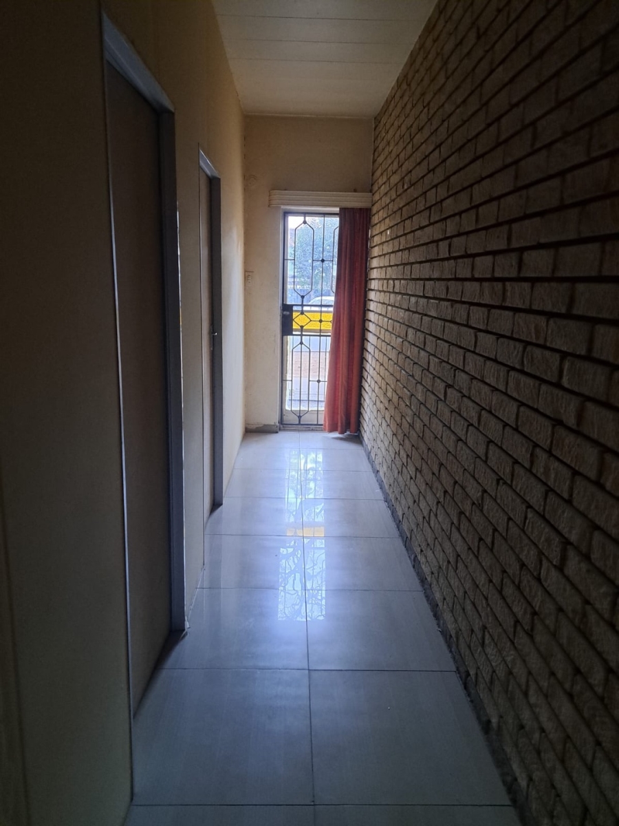 5 Bedroom Property for Sale in Pretoria Gauteng