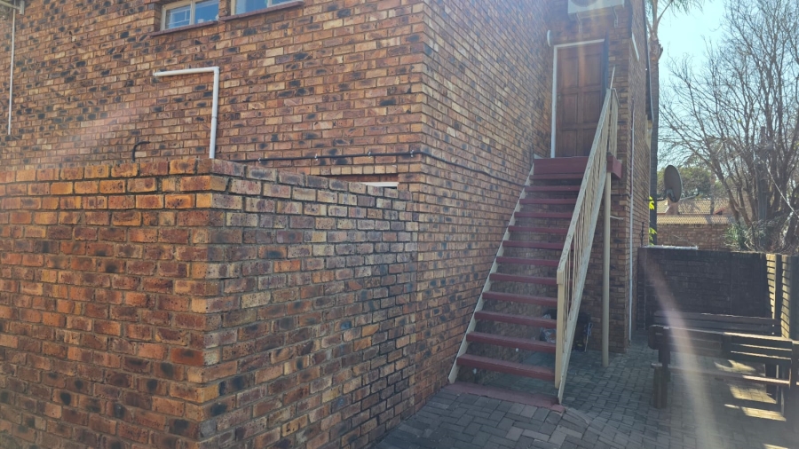 2 Bedroom Property for Sale in Doornpoort Gauteng